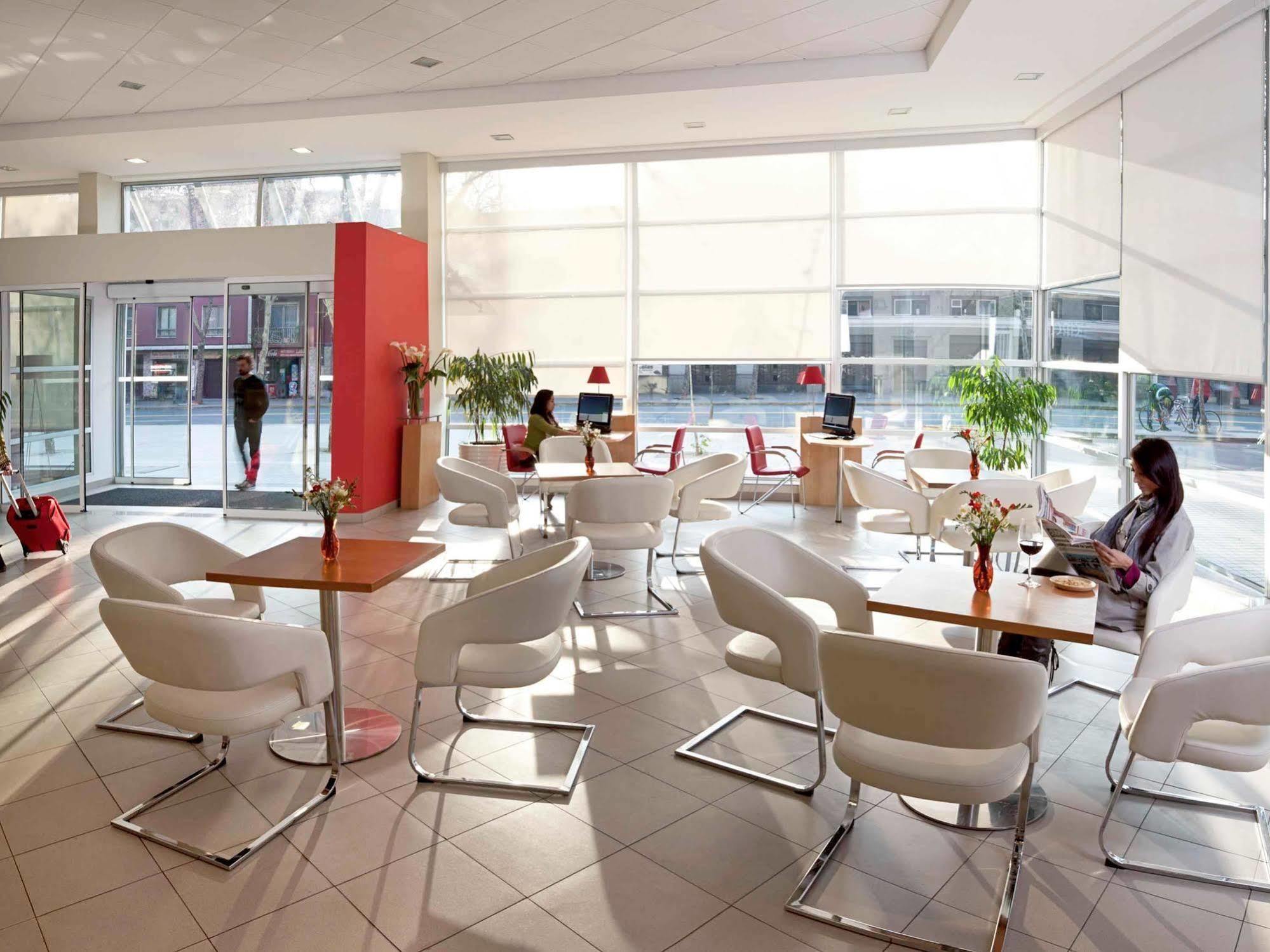 מלון Ibis Santiago Providencia מראה חיצוני תמונה