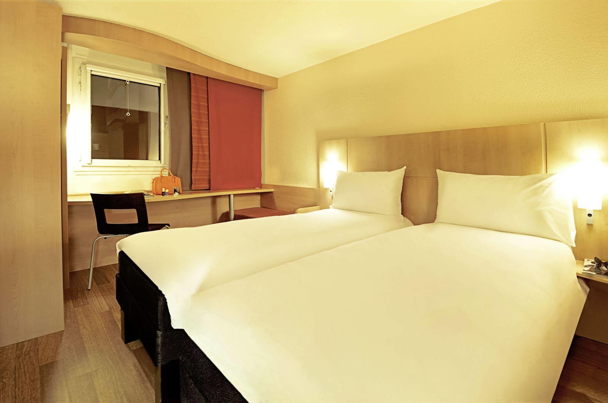 מלון Ibis Santiago Providencia מראה חיצוני תמונה