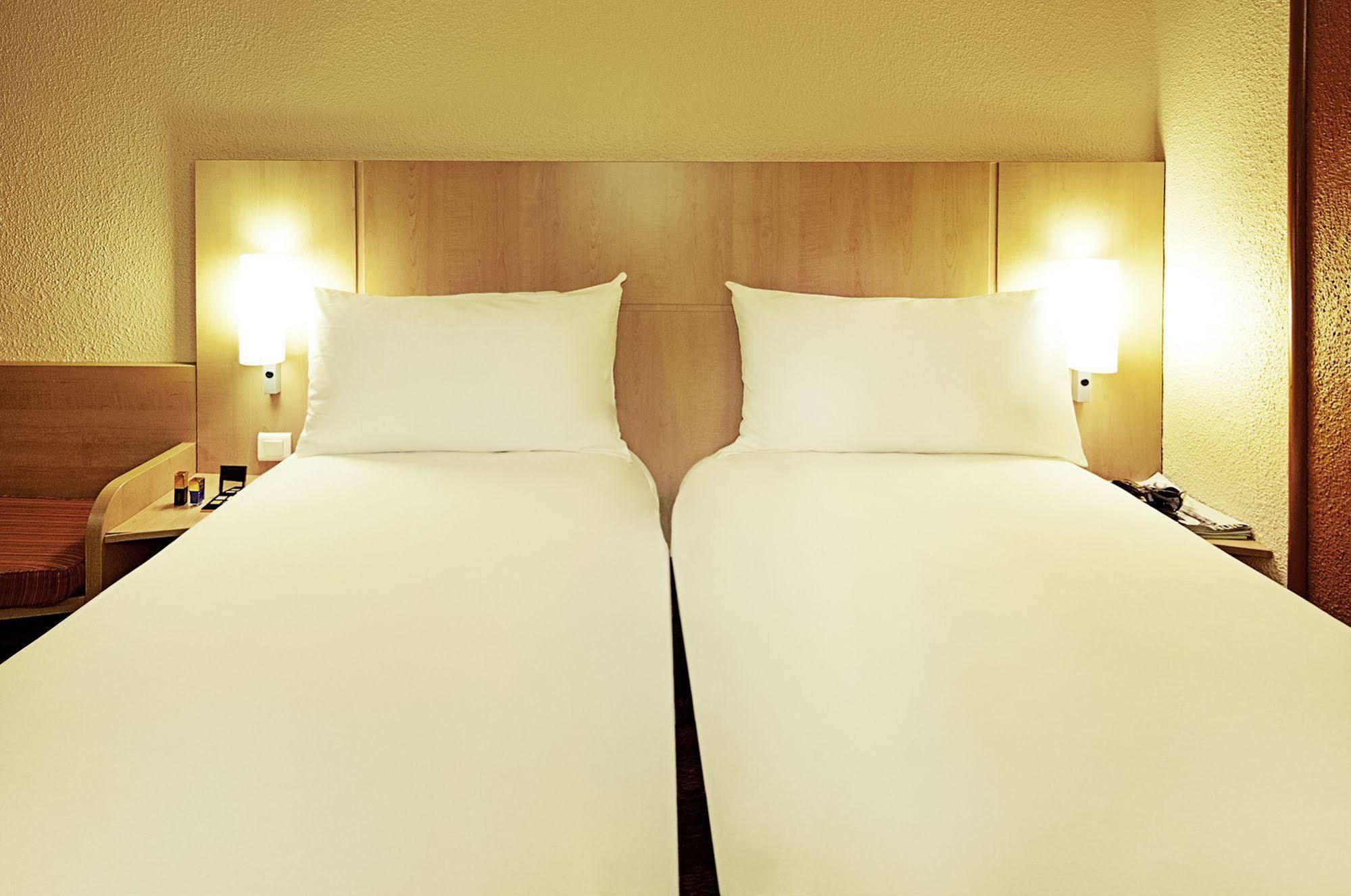 מלון Ibis Santiago Providencia מראה חיצוני תמונה