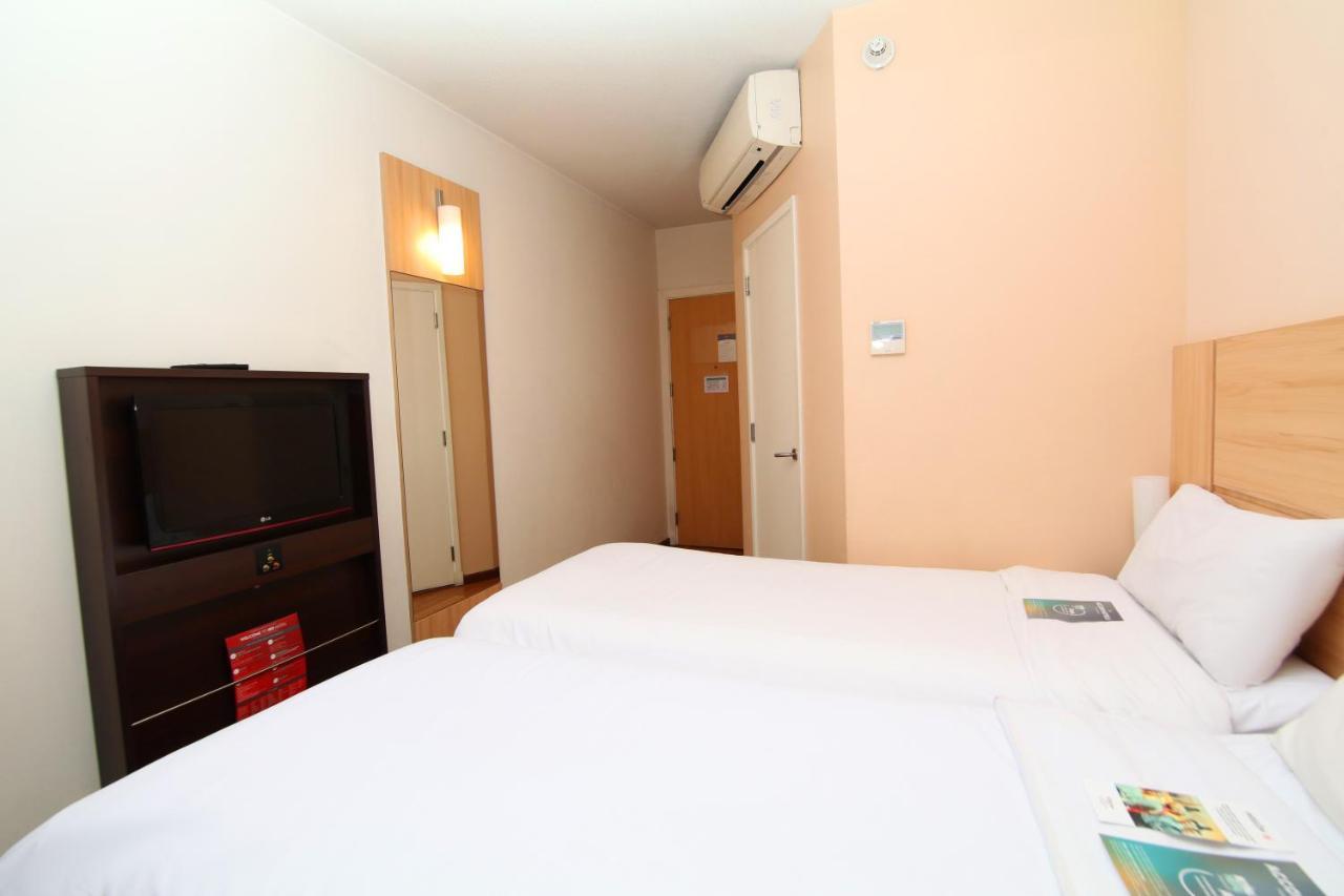 מלון Ibis Santiago Providencia מראה חיצוני תמונה
